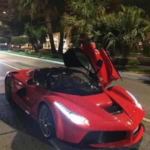 Meet your Posher, Alexis